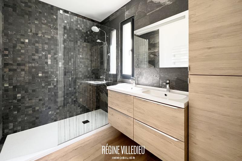 Villa - 210 m² - 5 pièces