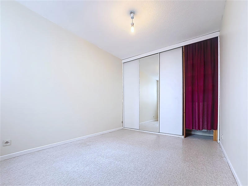 Appartement - 98 m² - 5 pièces