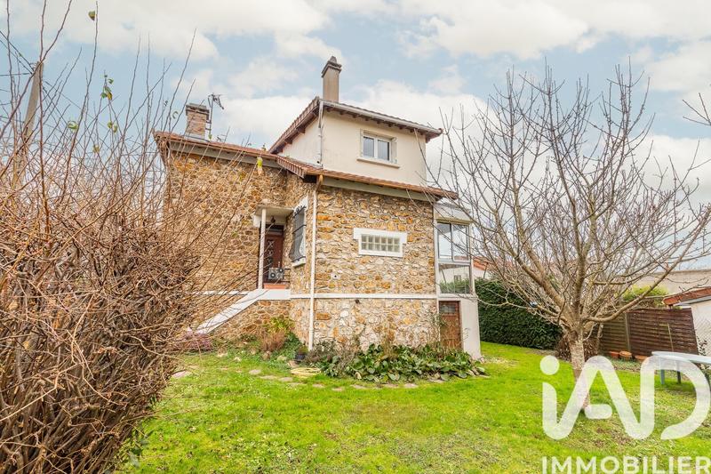 Maison - 93 m² - 5 pièces