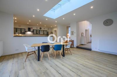 Maison - 180 m² - 7 pièces