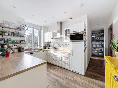 Appartement - 93 m² - 4 pièces