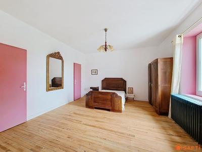 Maison de village - 310 m² - 8 pièces