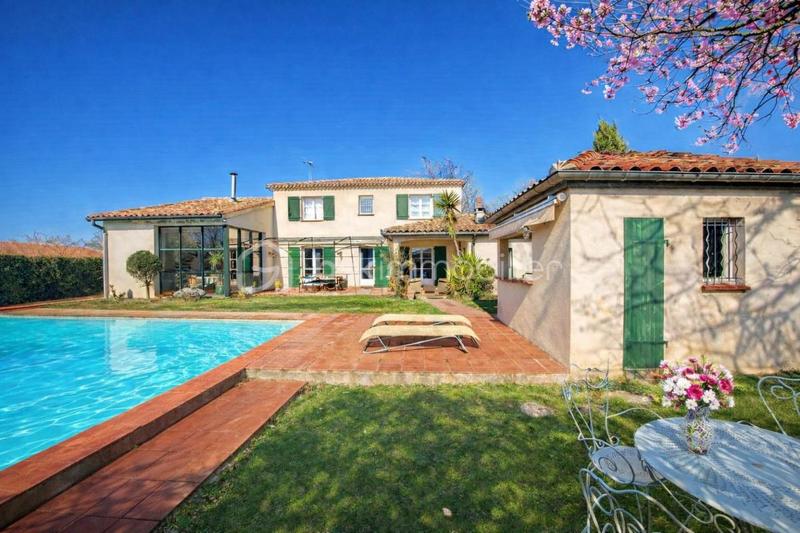 Villa - 210 m² - 8 pièces