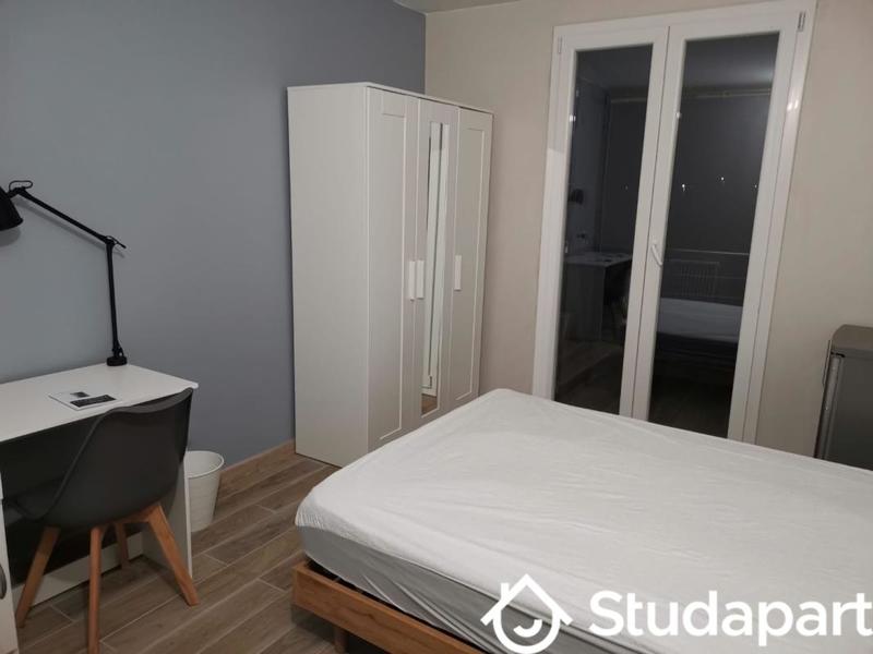 Chambre - 10 m² - 1 pièce