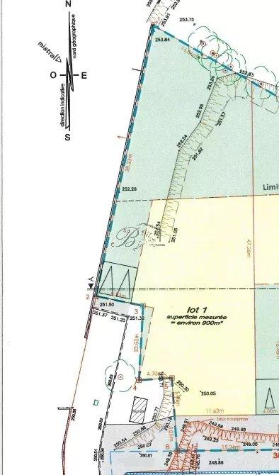 Terrain - 900 m²