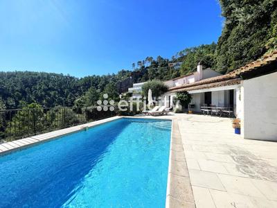 Maison - 170 m² - 5 pièces