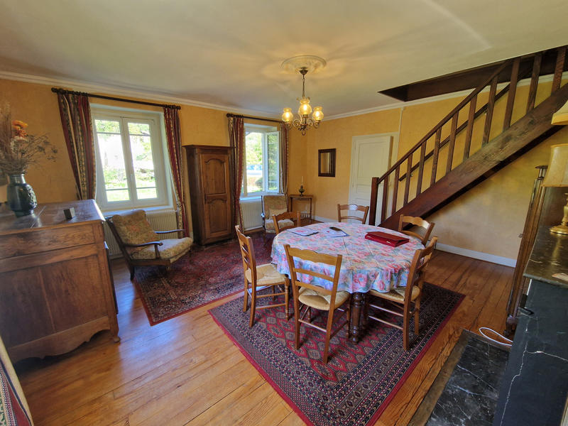 Maison - 186 m² - 8 pièces