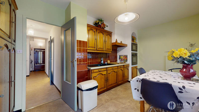 Appartement - 96 m² - 5 pièces