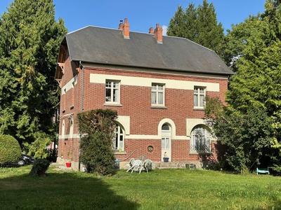 Demeure - 190 m² - 8 pièces