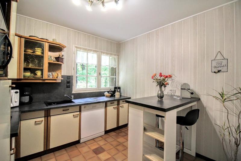 Maison - 220 m² - 8 pièces