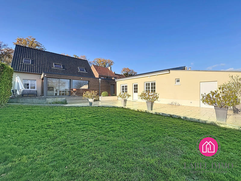 Maison - 162 m² - 9 pièces