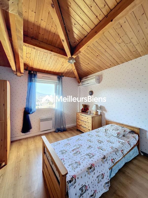 Maison - 185 m² - 8 pièces