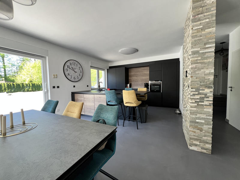 Maison - 163 m² - 6 pièces