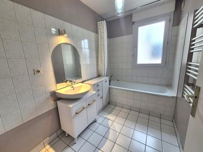 Appartement - 80 m² - 3 pièces