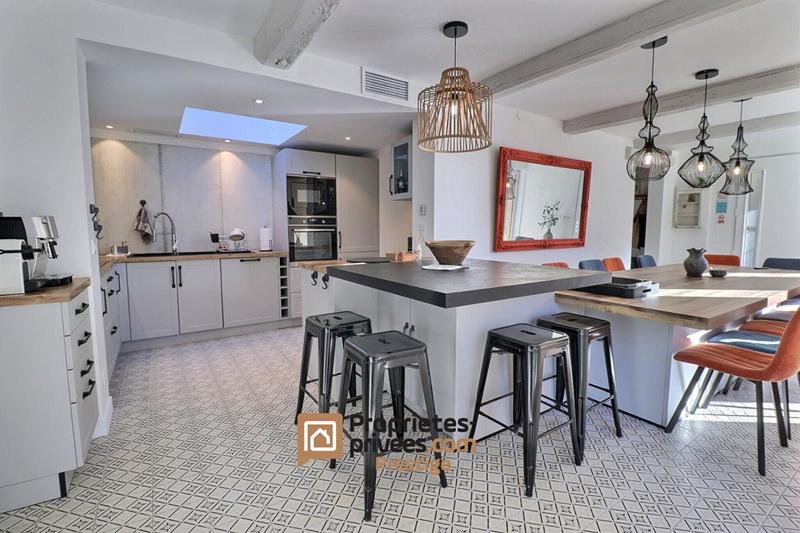 Villa - 260 m² - 7 pièces