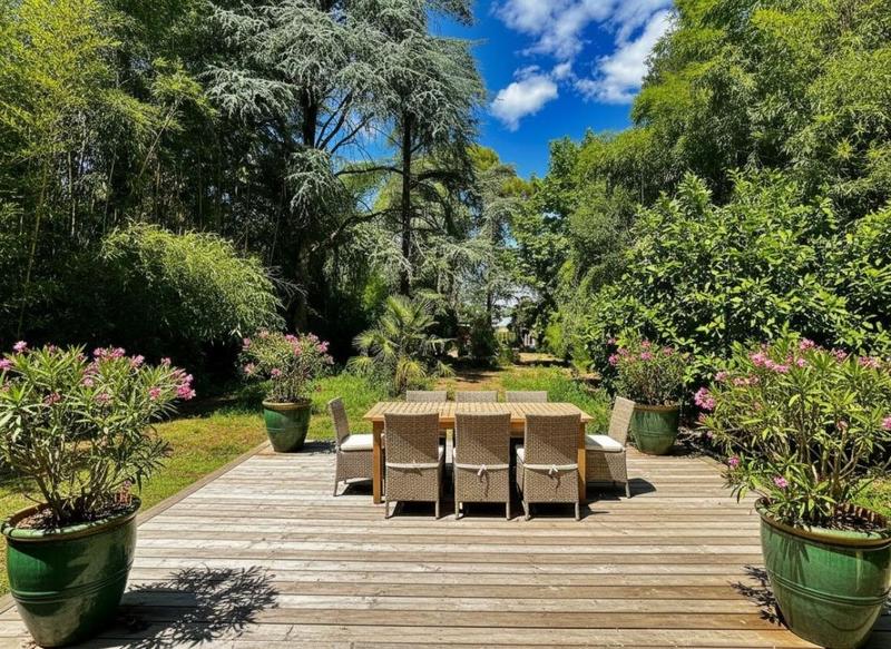 Mas - 300 m² - 8 pièces