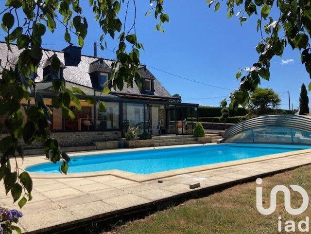 Maison - 167 m² - 8 pièces