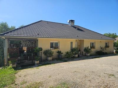 Maison - 203 m² - 7 pièces