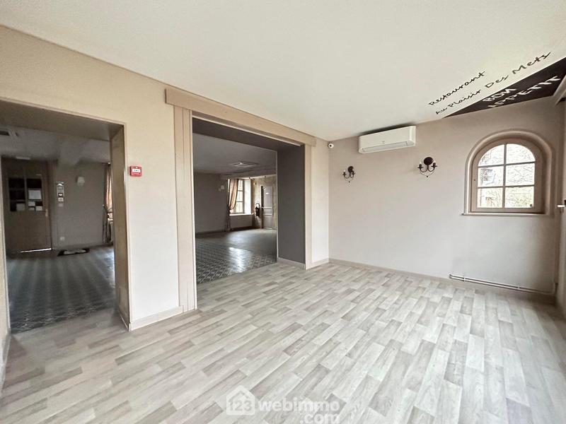 Maison - 205 m² - 7 pièces