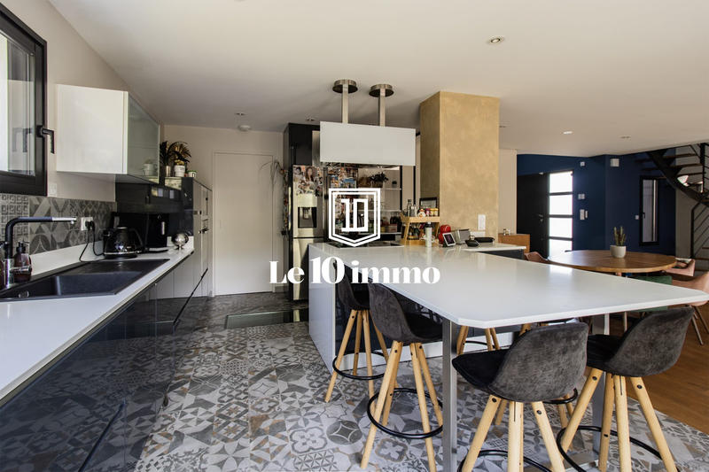 Maison - 191 m² - 7 pièces