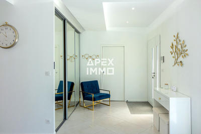 Maison - 200 m² - 6 pièces