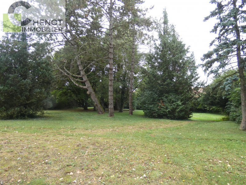 Propriété - 245 m² - 6 pièces