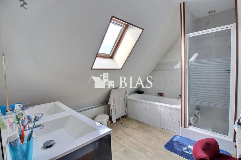 Maison - 130 m² - 7 pièces