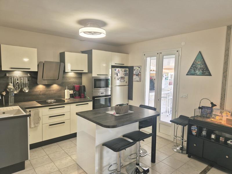 Villa - 90 m² - 4 pièces