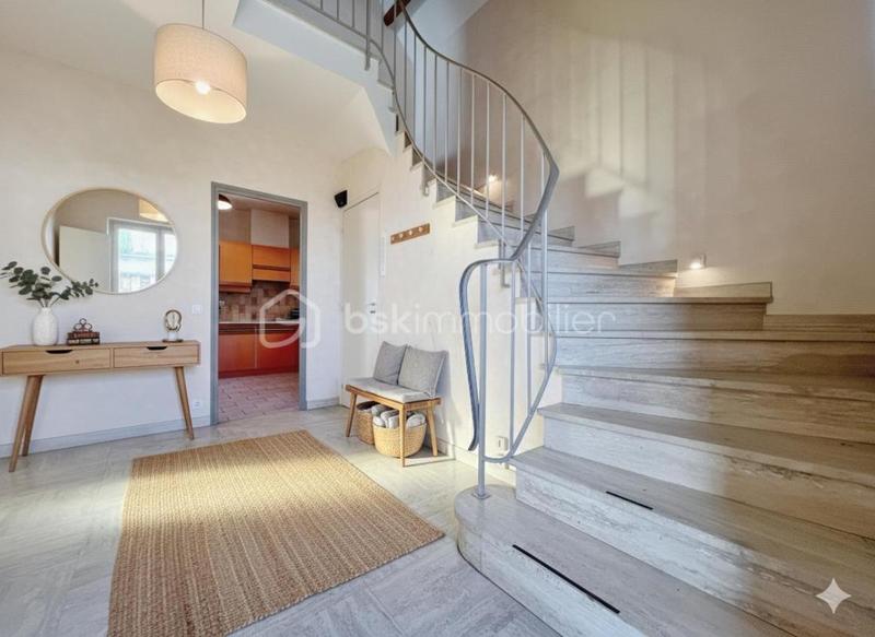 Maison traditionnelle - 152 m² - 7 pièces