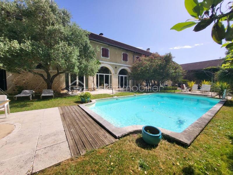 Maison - 400 m² - 10 pièces