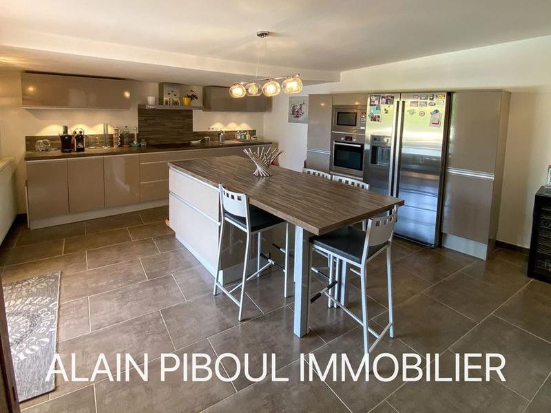 Maison traditionnelle - 136 m² - 5 pièces