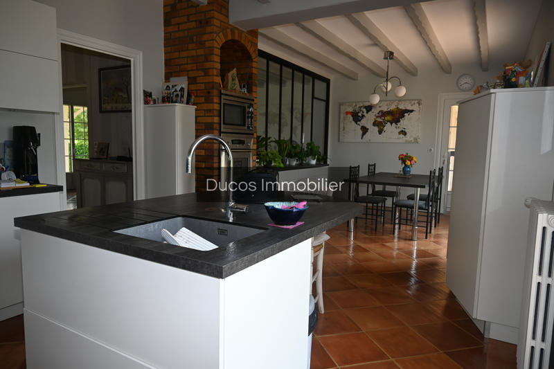 Maison - 240 m² - 7 pièces