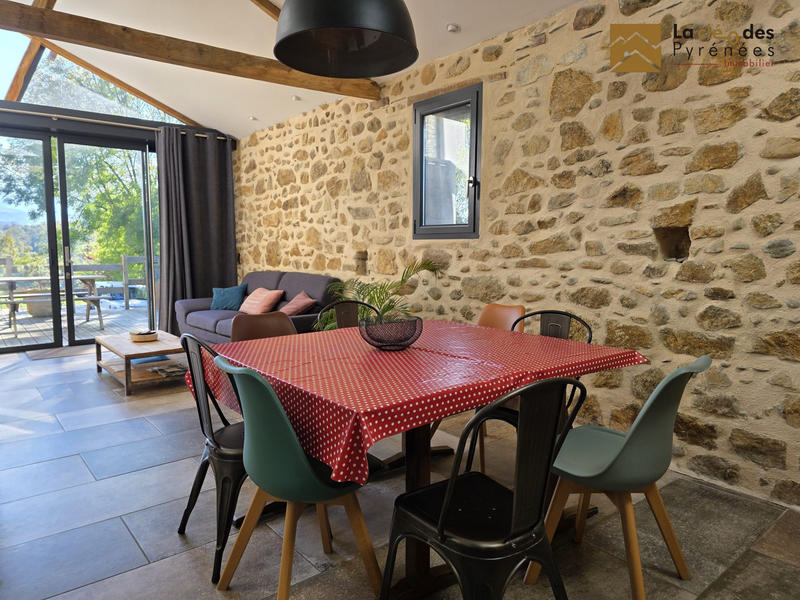 Maison traditionnelle - 310 m² - 10 pièces