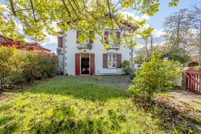 Maison traditionnelle - 177 m² - 5 pièces