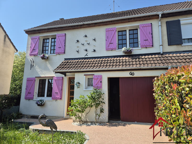 Maison - 90 m² - 6 pièces