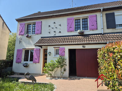 Maison - 90 m² - 6 pièces