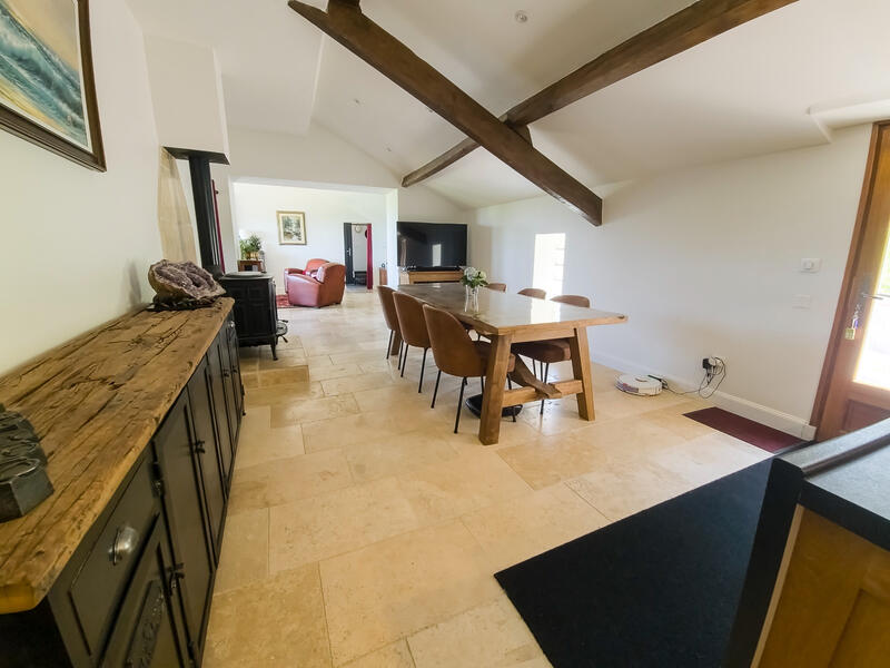 Maison - 136 m² - 9 pièces