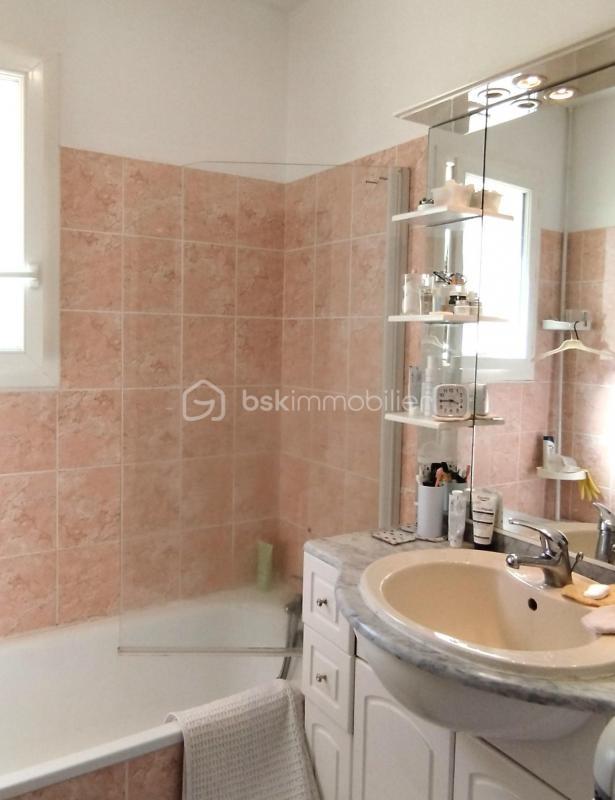 Maison traditionnelle - 95 m² - 4 pièces