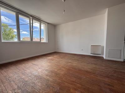 Maison - 300 m² - 15 pièces