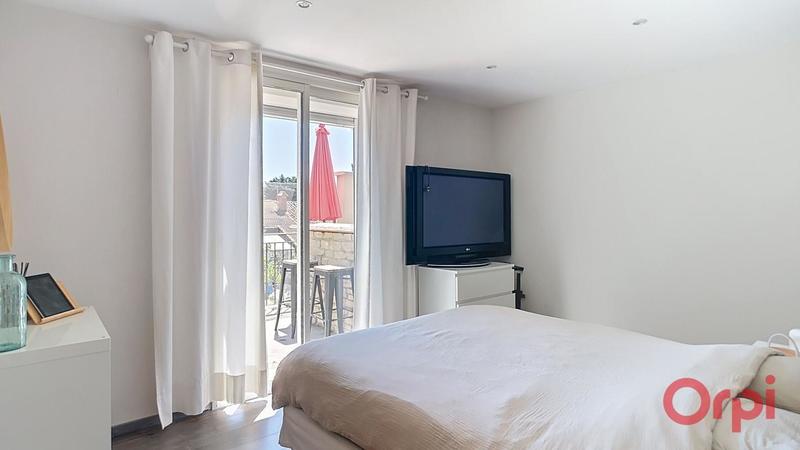 Maison - 200 m² - 8 pièces