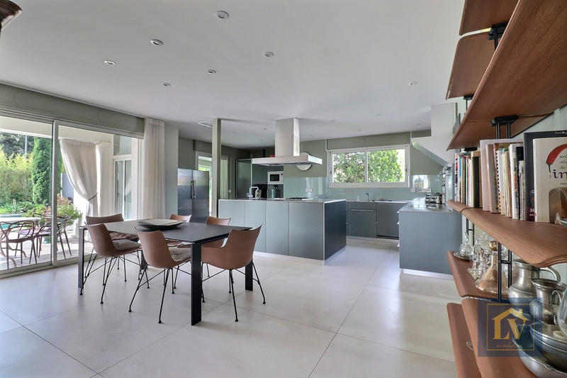 Maison d'architecte - 318 m² - 5 pièces