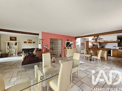 Maison - 312 m² - 9 pièces
