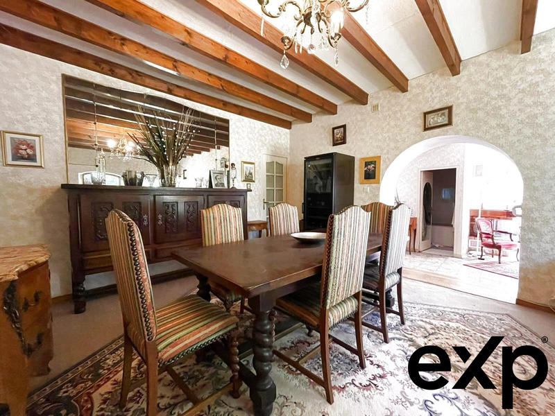 Maison - 198 m² - 8 pièces