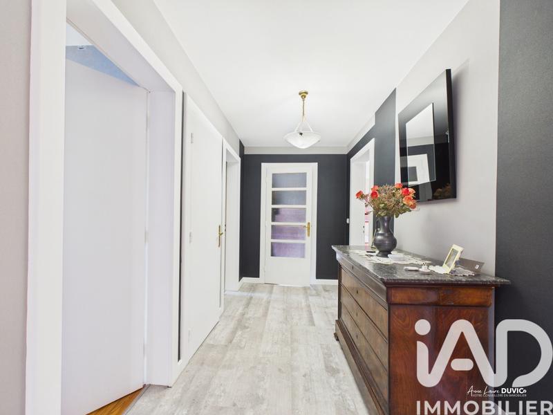 Maison - 243 m² - 7 pièces