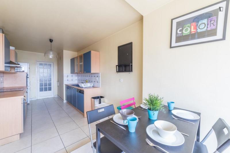 Chambre - 12 m² - 4 pièces