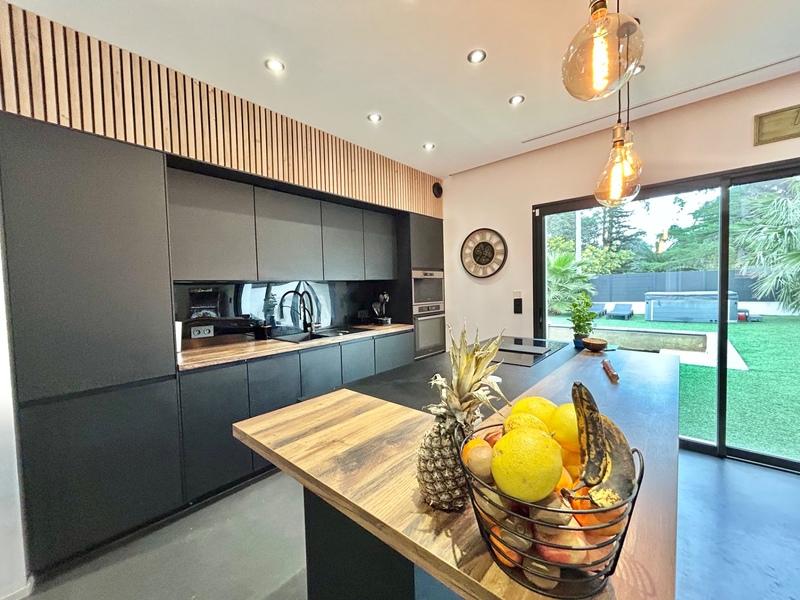 Maison - 165 m² - 5 pièces