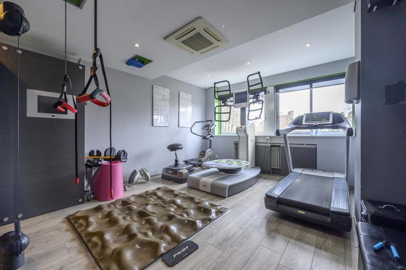 Local commercial - 265 m² - 12 pièces