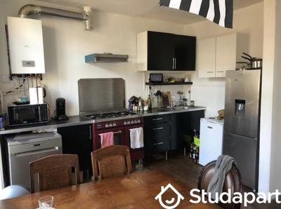 Chambre - 11 m² - 1 pièce