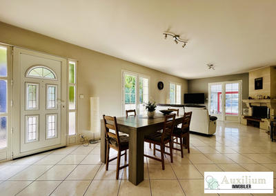 Maison traditionnelle - 103 m² - 6 pièces