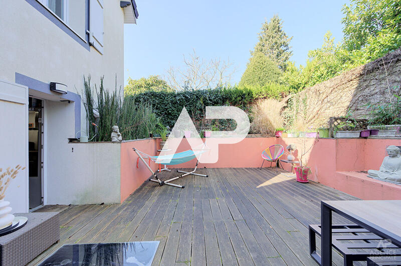 Maison - 105 m² - 5 pièces